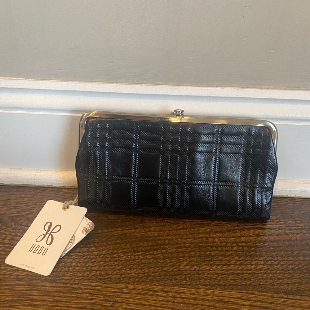 NWT hobo textured clutch wallet